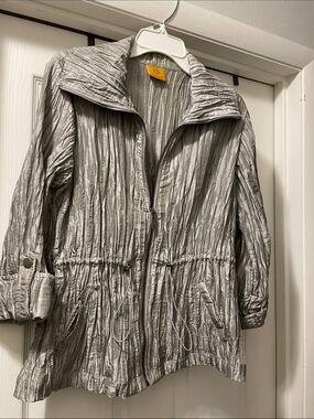 Lightweight Crinkle Drawstring Jacket - Silver